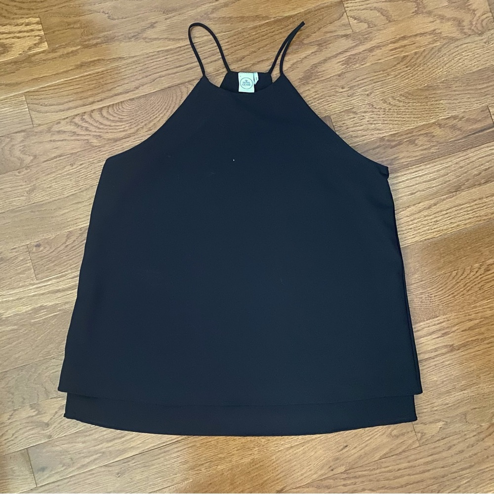 Black paper crane top
